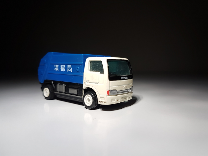 Illustration for article titled Throwback Thursday: B/O (Battery-operated) Tomica B-12 Nissan Atlas Garbage Truck